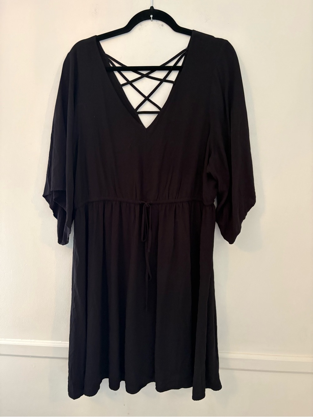 Torrid Women’s Black 3/4 Sleeve Boho Dress V Neck Crossover back accent. Size 18